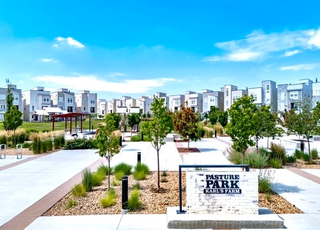 Building Photo - 12248 Dairy St