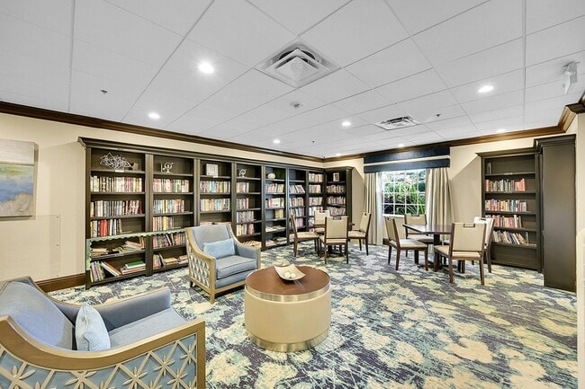 Building Photo - 5267 Europa Dr