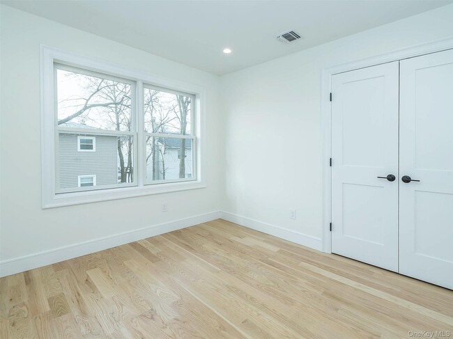 Building Photo - 35 B Dunwood Rd