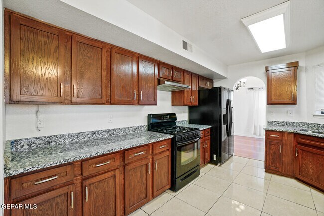 Building Photo - 7225 Golden Hawk Dr