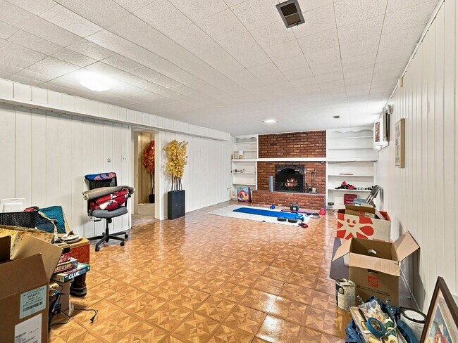 Building Photo - 513 Harvard Ln