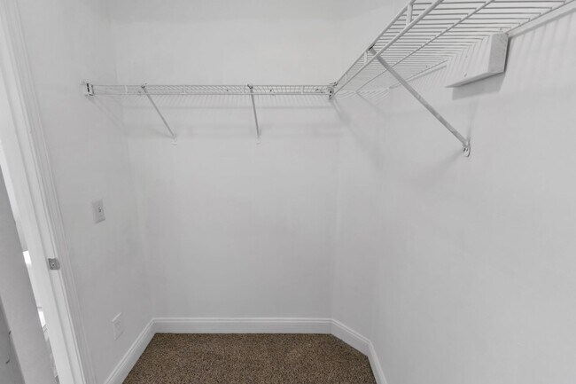 Building Photo - Spacious 3 bedroom 2.5 bath Townhome with 1 car garage