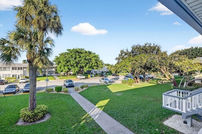 Building Photo - 46 Waltham B