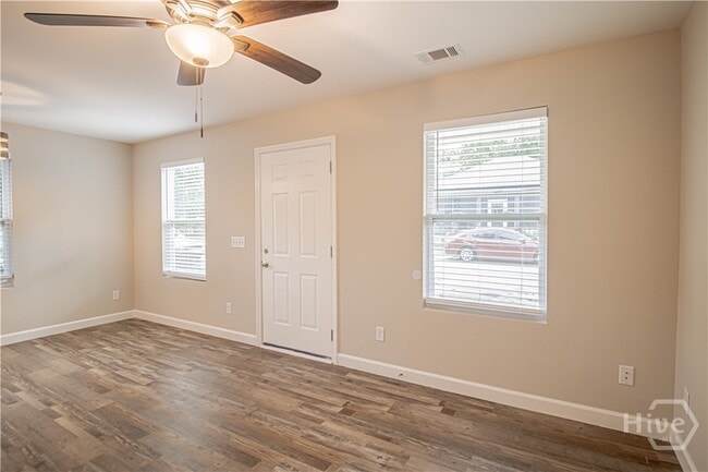 Building Photo - 22 Nelson St