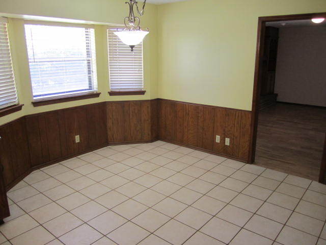 Building Photo - 2106 Bellaire Dr