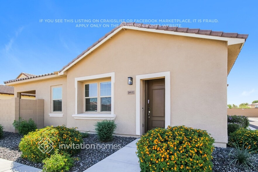 Building Photo - 18931 W Pasadena Ave