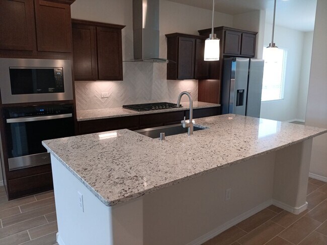 Building Photo - Beautiful 3 bedroom, 2 bathroom home in Rio Rancho, NM! Showings available!