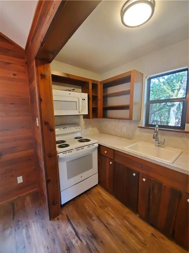 Primary Photo - Cozy Cabin In Wimberley