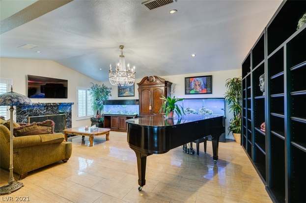 Building Photo - 3415 Villa Hermosa Dr