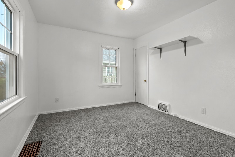 Building Photo - 423 Cornell Dr