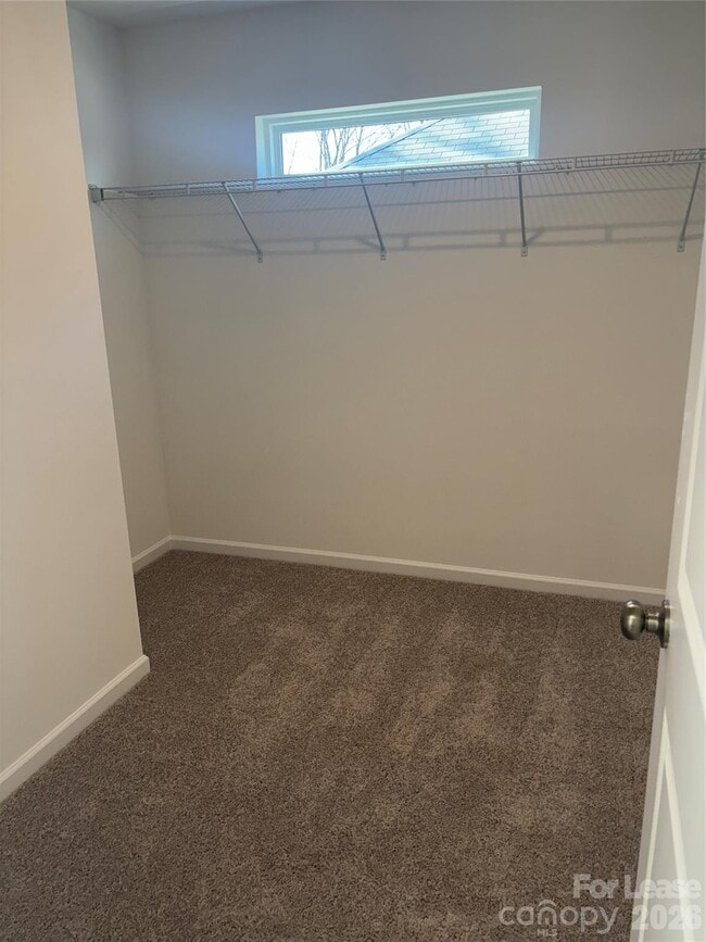 Building Photo - 2012 Highland Park Dr