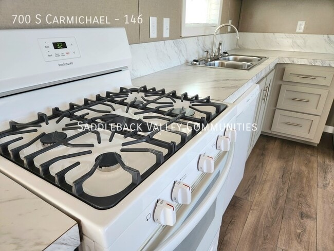 Building Photo - 700 S Carmichael-146