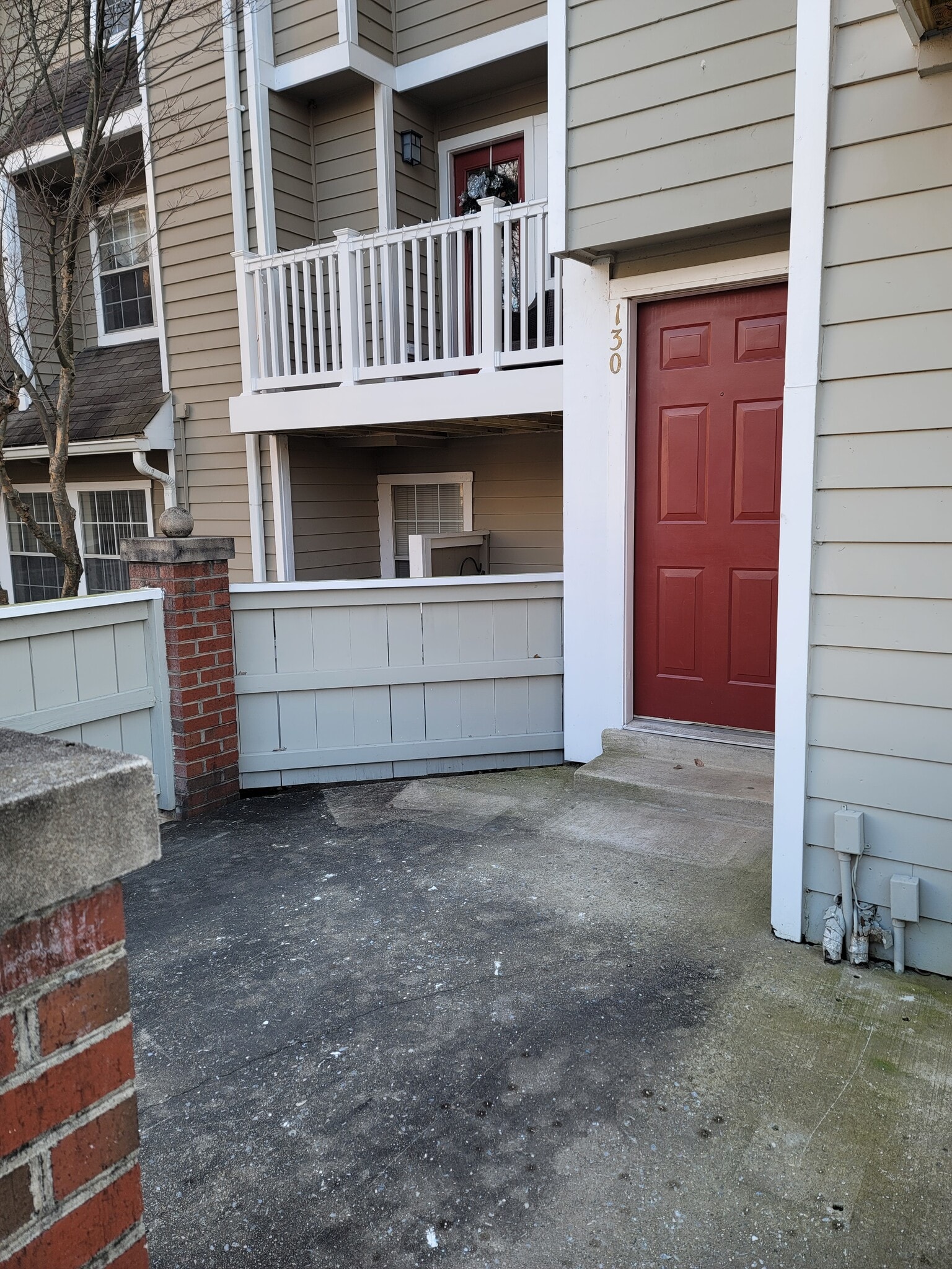 Patio/ Entry - 5712 Chapman Mill Dr