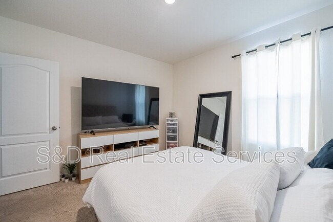 Building Photo - 3883 Resting Robin Ave