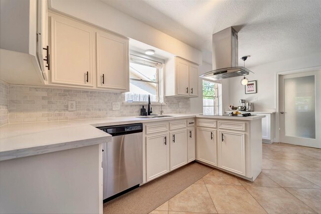 Building Photo - 1727 Shannon Valley Dr
