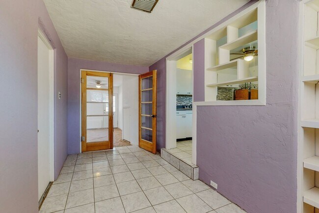 Building Photo - 1716 Bryn Mawr Dr NE