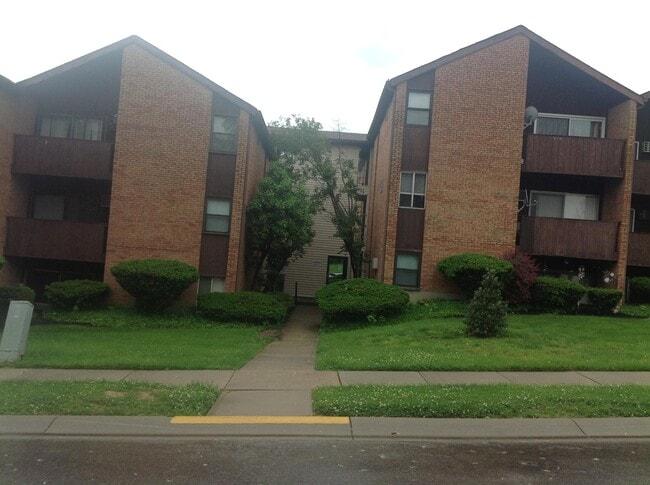 Building 5 - 4906 Chalet Dr
