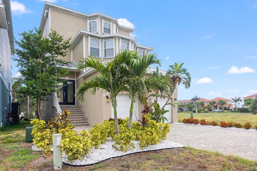 Building Photo - 1340 Apollo Beach Blvd S