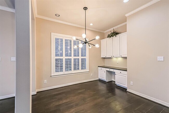 Building Photo - 5453 Fairdale Ln