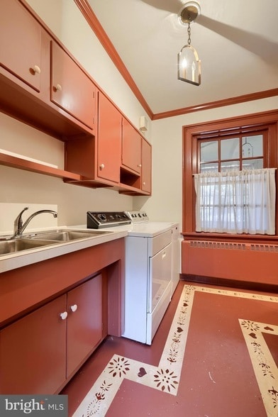 Building Photo - 226 E Caracas Ave