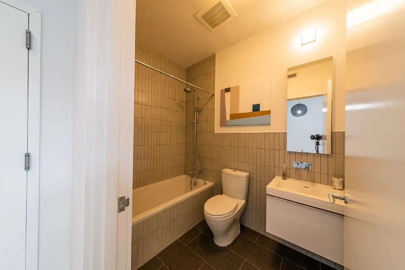 Building Photo - 237 Devoe St