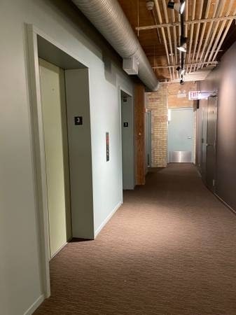 Building Photo - 2911 N Western Ave