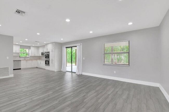 Building Photo - 4593 Appalachian St