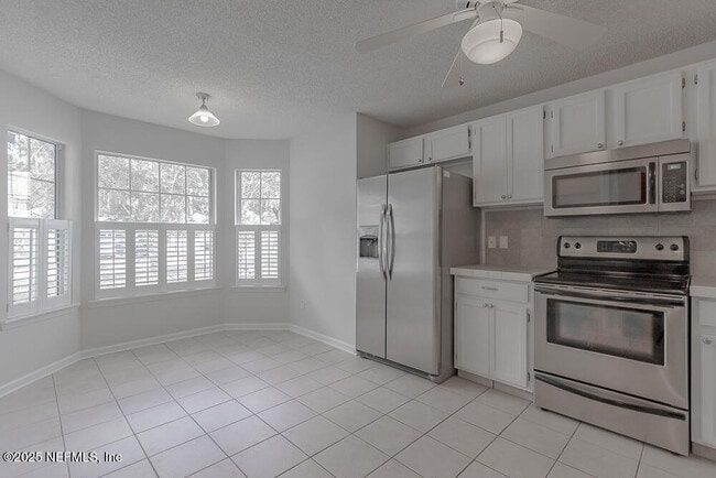 Building Photo - 1819 Ashmore Green Dr