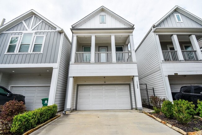 Building Photo - 1122 Live Oak St