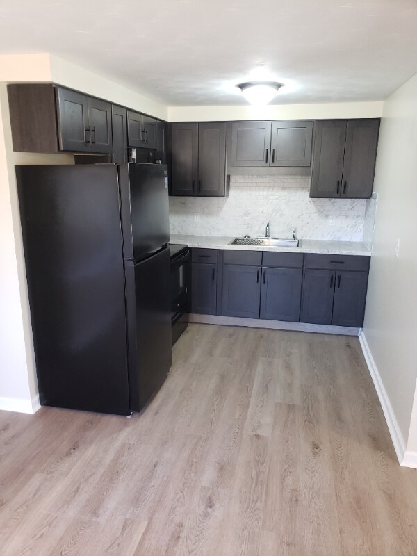 Building Photo - 1119 Farnsworth Ave