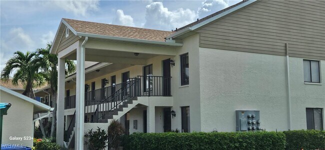 Building Photo - 15140 Riverbend Blvd