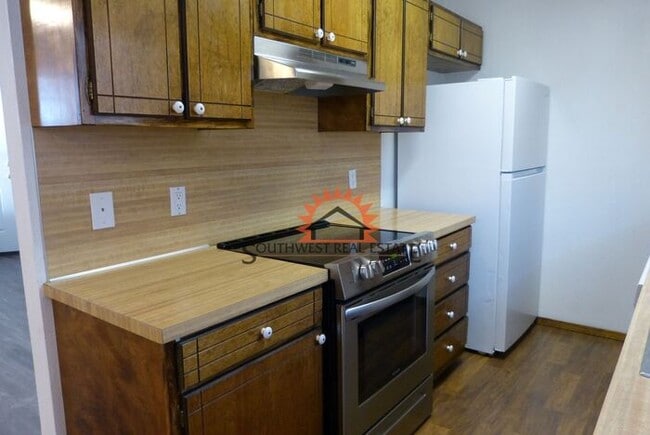 Building Photo - Super cute 2 bedrooms 1 bath apartment.