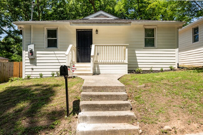 Building Photo - 450 Paines Ave NW