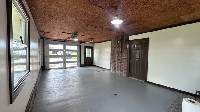 Primary Photo - Beautifully Updated Country Home in Iuka, IL