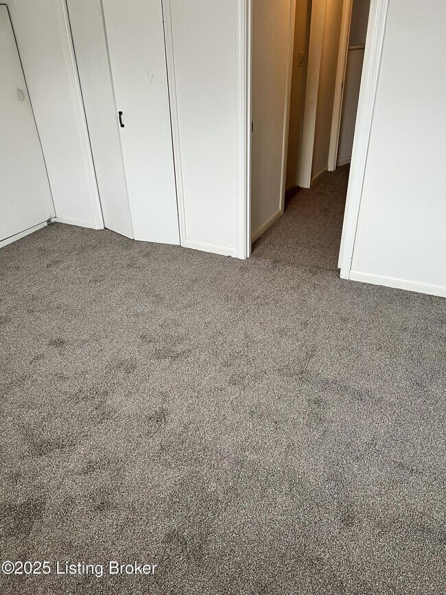 Building Photo - 3122 Commander Dr