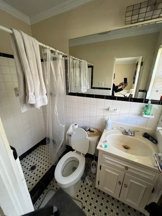 Building Photo - Condo in Historic Milledge Ave. Building