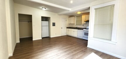 Building Photo - Great Inner Sunset Studio For Rent