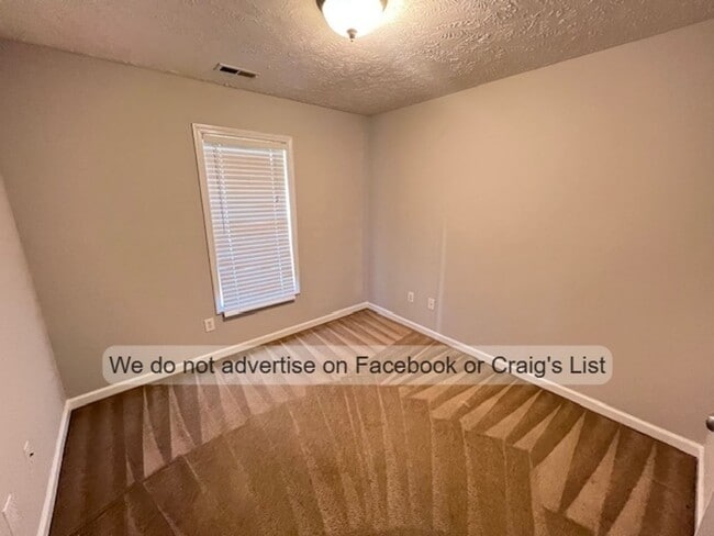 Building Photo - Saddle Ridge- Thackeray Drive