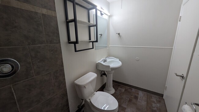 Building Photo - 1812 S Hardy Dr