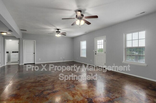 Building Photo - 1503 E Fairwind