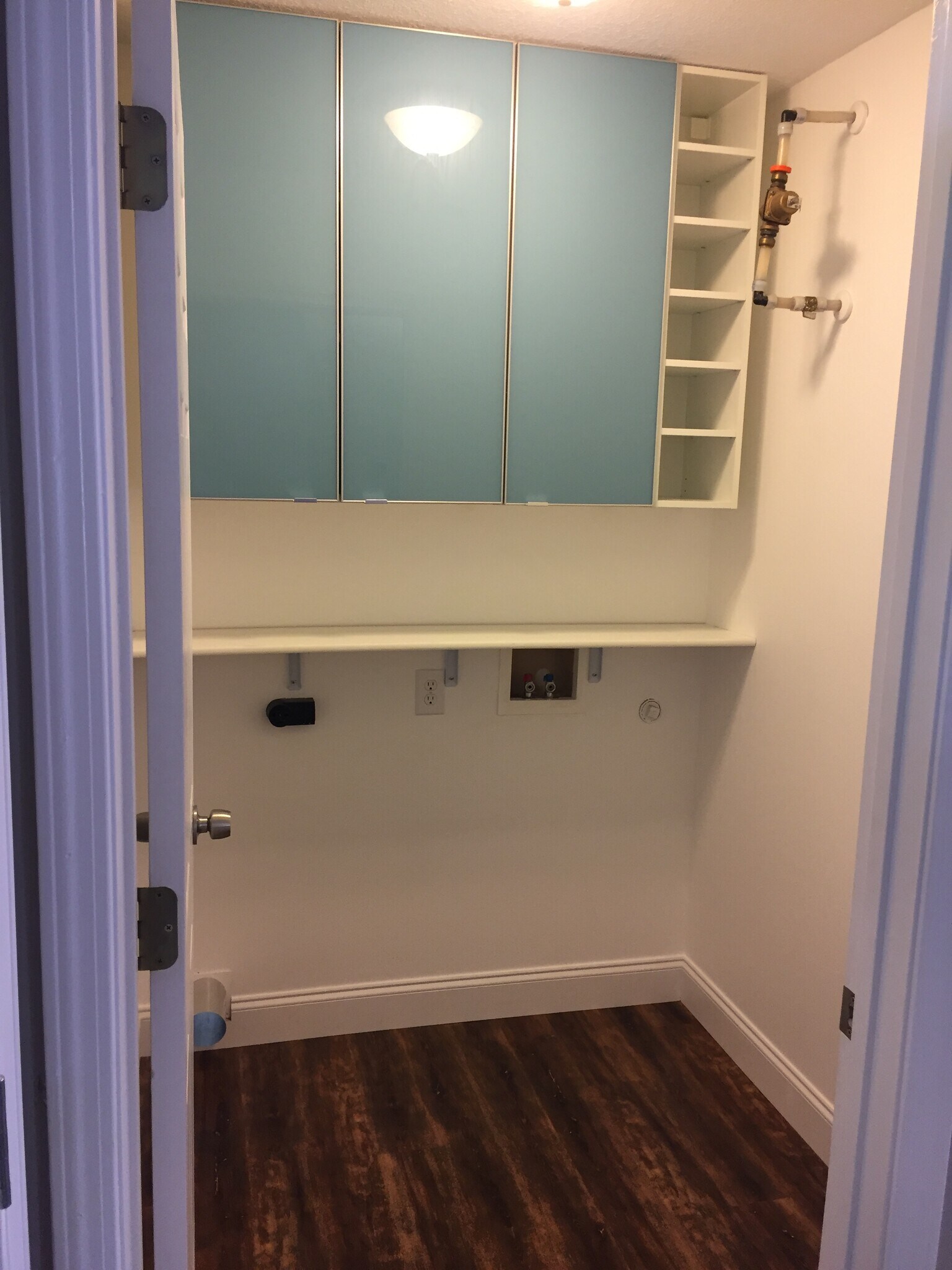 Laundry - 2B Circleview Dr