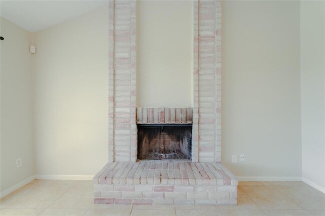 Building Photo - 4239 Southchase Ln
