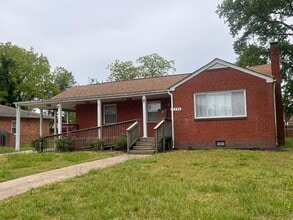 Building Photo - 171 Findley Square