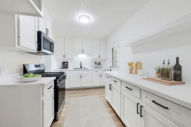 Building Photo - 2703 Ammons St