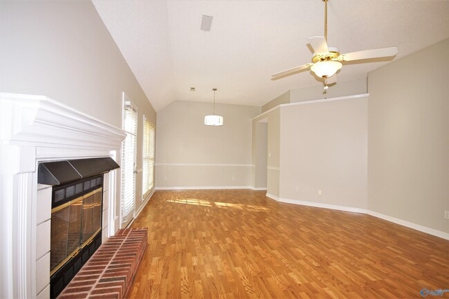Building Photo - 115 Markum Ln