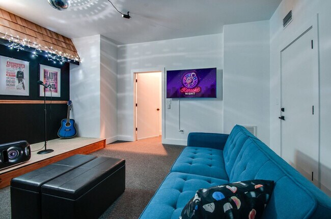 Building Photo - 2807 Delaware Ave