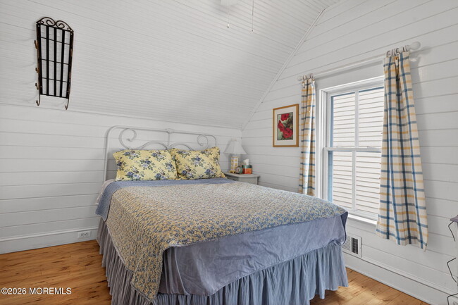 Building Photo - 81 Broadway