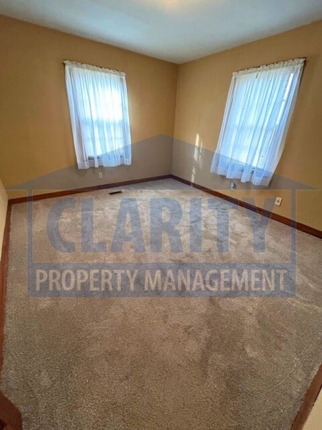 Building Photo - Two bedroom home! Great location!