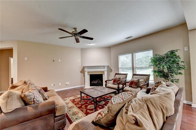 Building Photo - 4228 Woods Creek Ln