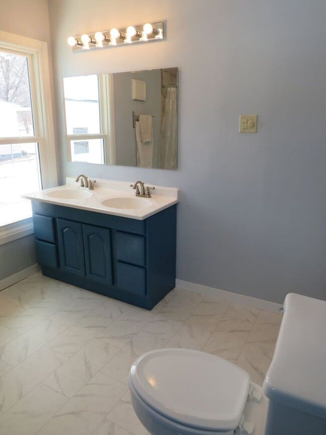 Building Photo - 3220 Primrose St